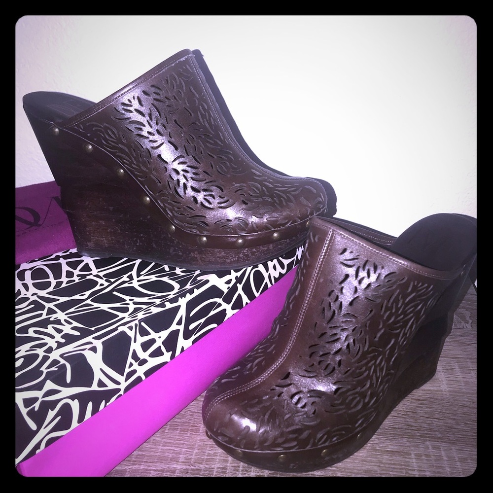 DIANE VON FURSTENBERG CLOGS, NIB SIZE 9